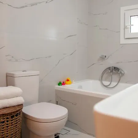Kamari Luxury