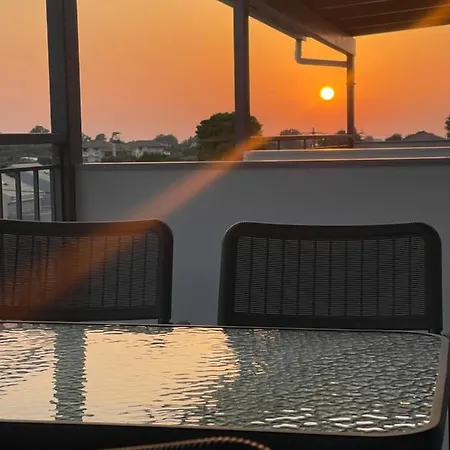 Apartment Kamari Luxury