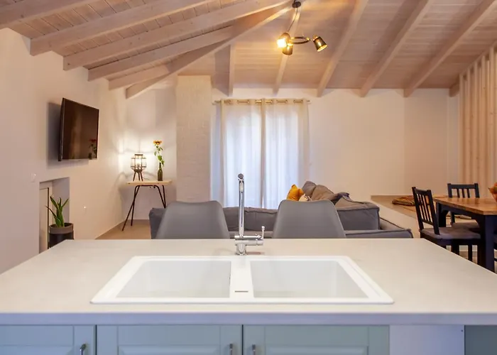 Kamari Luxury Apartment