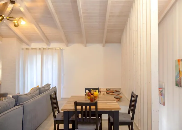 Kamari Luxury Apartment *